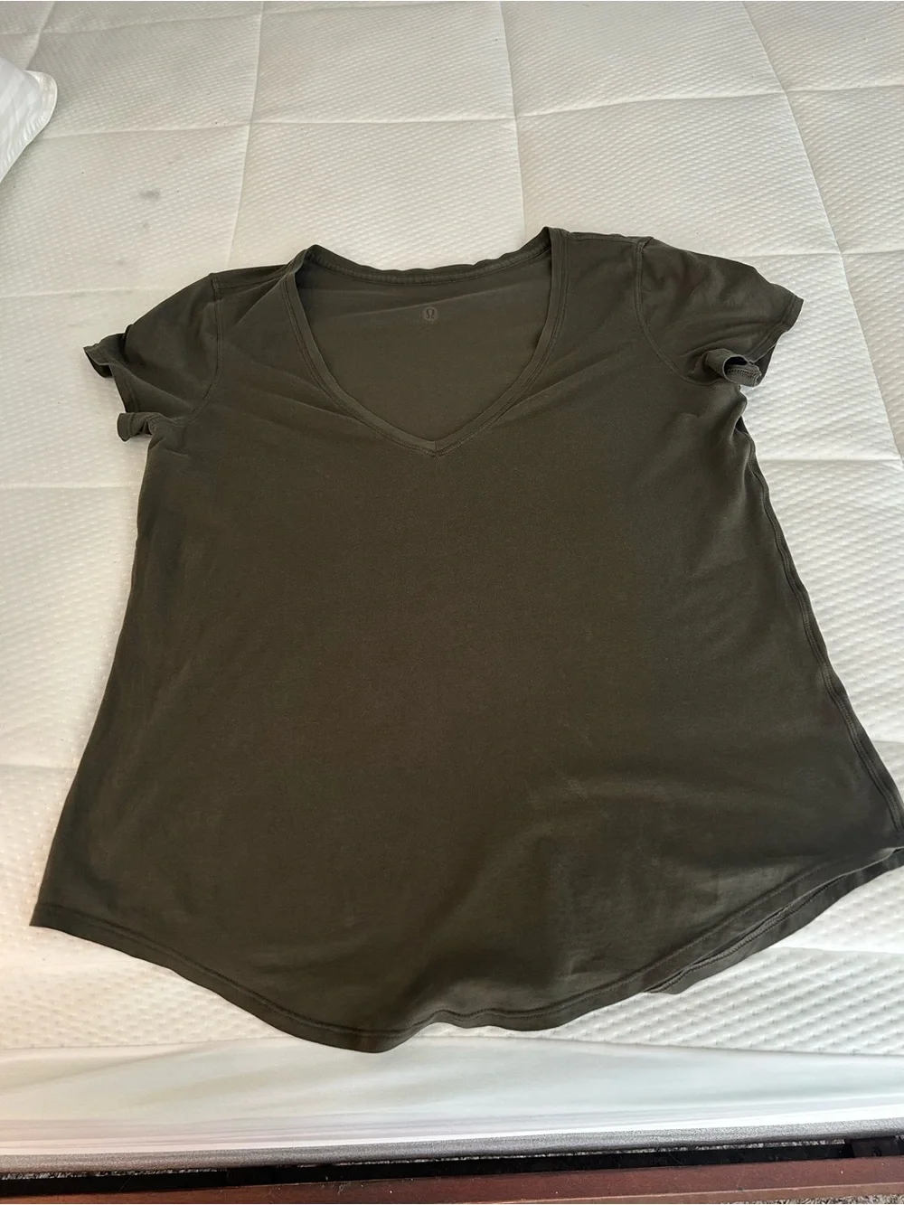 Everyday V-Neck Short Sleeve Top in Olive